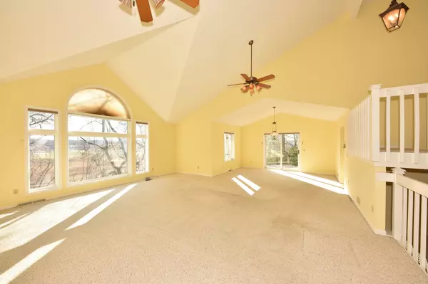 Brookfield, WI 53045,730 E Briar Ridge Dr