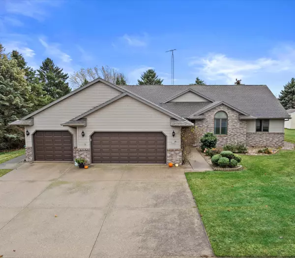 1021 Maple St, Lomira, WI 53048