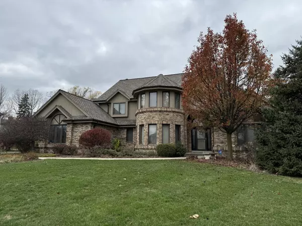 12343 N Woodfield Ct, Mequon, WI 53092