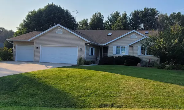 2104 W Willow Creek -, Sheboygan, WI 53083