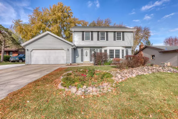 500 E Arthur Dr, Oak Creek, WI 53154