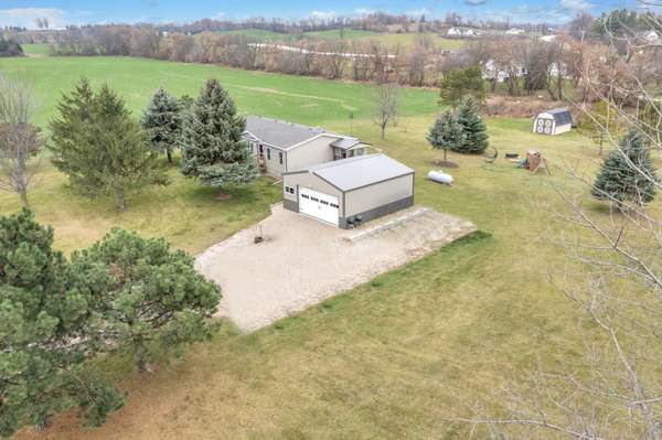 N1388 Rolling Dr, Ashford, WI 53010