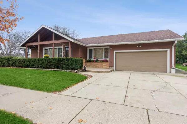 709 N 72nd St, Wauwatosa, WI 53213