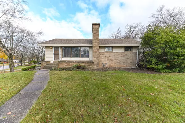 11112 W Congress St, Wauwatosa, WI 53225