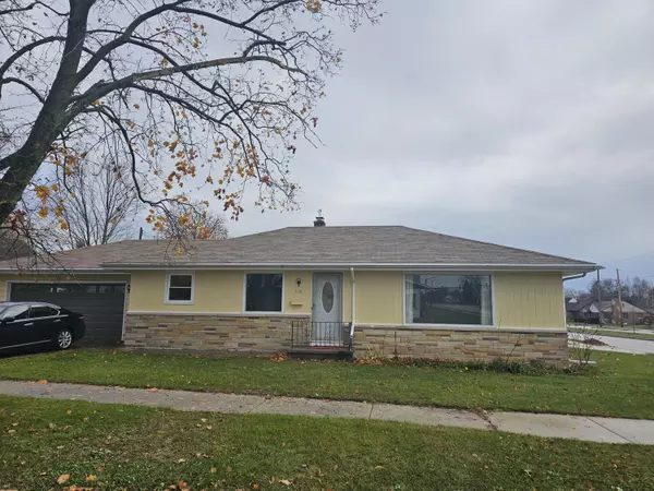 1101 N 17th St, Manitowoc, WI 54220