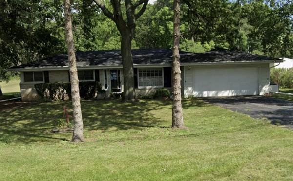 3960 S Calhoun Rd, New Berlin, WI 53151