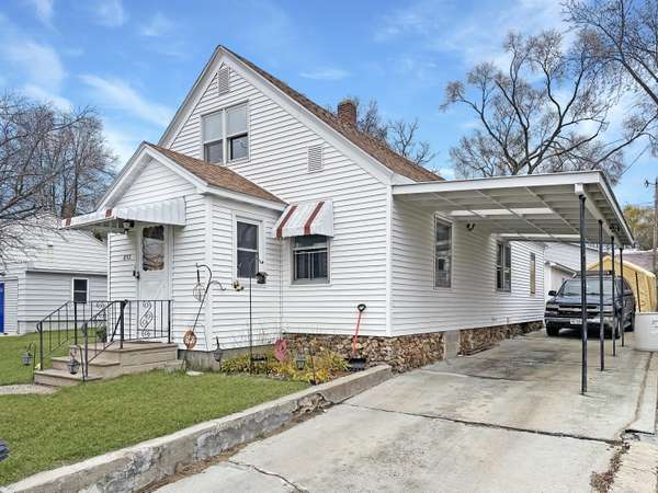 832 Hollister Ave, Tomah, WI 54660