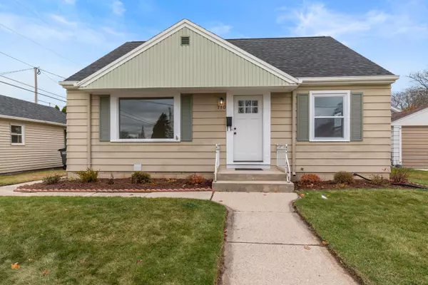 710 Whitcomb Ave, Sheboygan, WI 53081