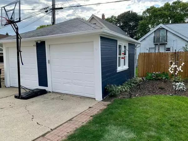 Wauwatosa, WI 53213,2259 N 61st St