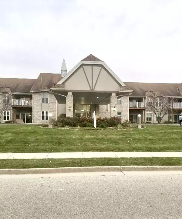 N113W16241 Sylvan Cir Unit 204, Germantown, WI 53022