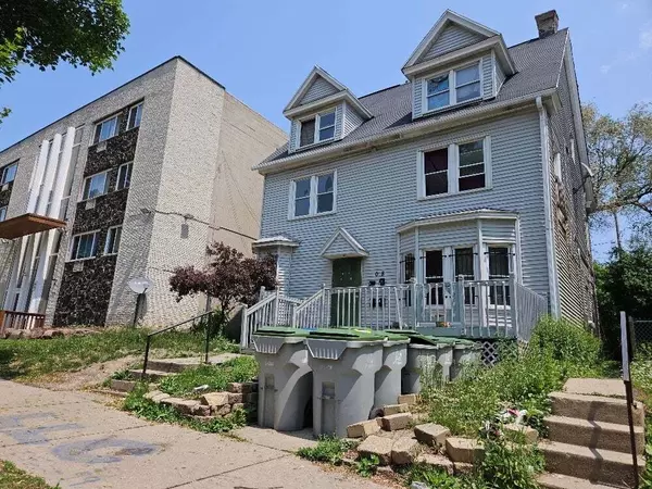 608 N 30th St, Milwaukee, WI 53208