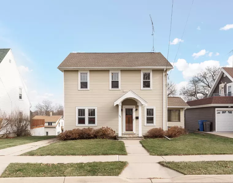 125 N Concord Ave, Watertown, WI 53094