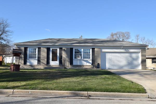 W182N8453 Bryn Mawr Ct, Menomonee Falls, WI 53051