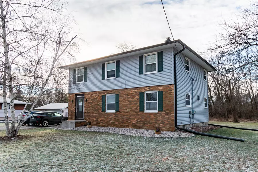 W9219 Sunset Bay Dr, Beaver Dam, WI 53916