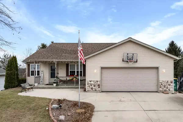 713 Polaris St, West Bend, WI 53095