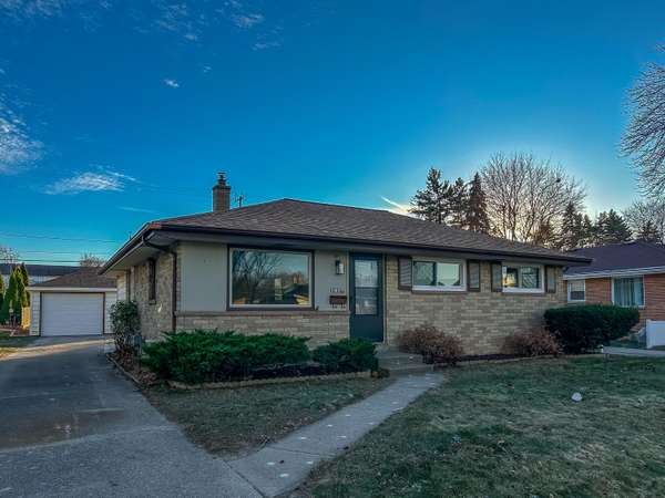 1817 W Plainfield Ave, Milwaukee, WI 53221