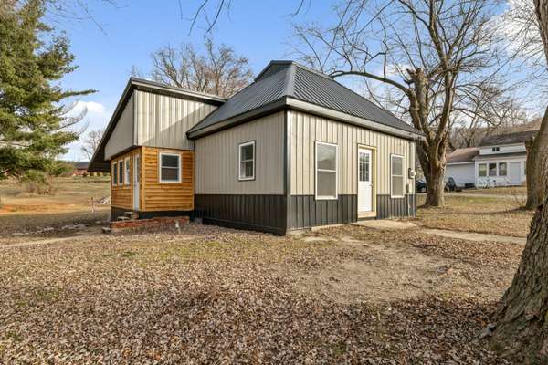 330 Bell St, Bell Center, WI 54631