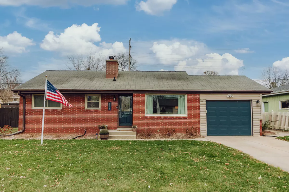 Wauwatosa, WI 53222,4218 N 93rd St