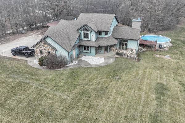 W3986 Potter Rd, Lafayette, WI 53121