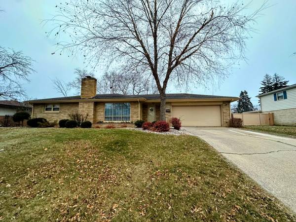 6109 Pershing Blvd, Kenosha, WI 53142