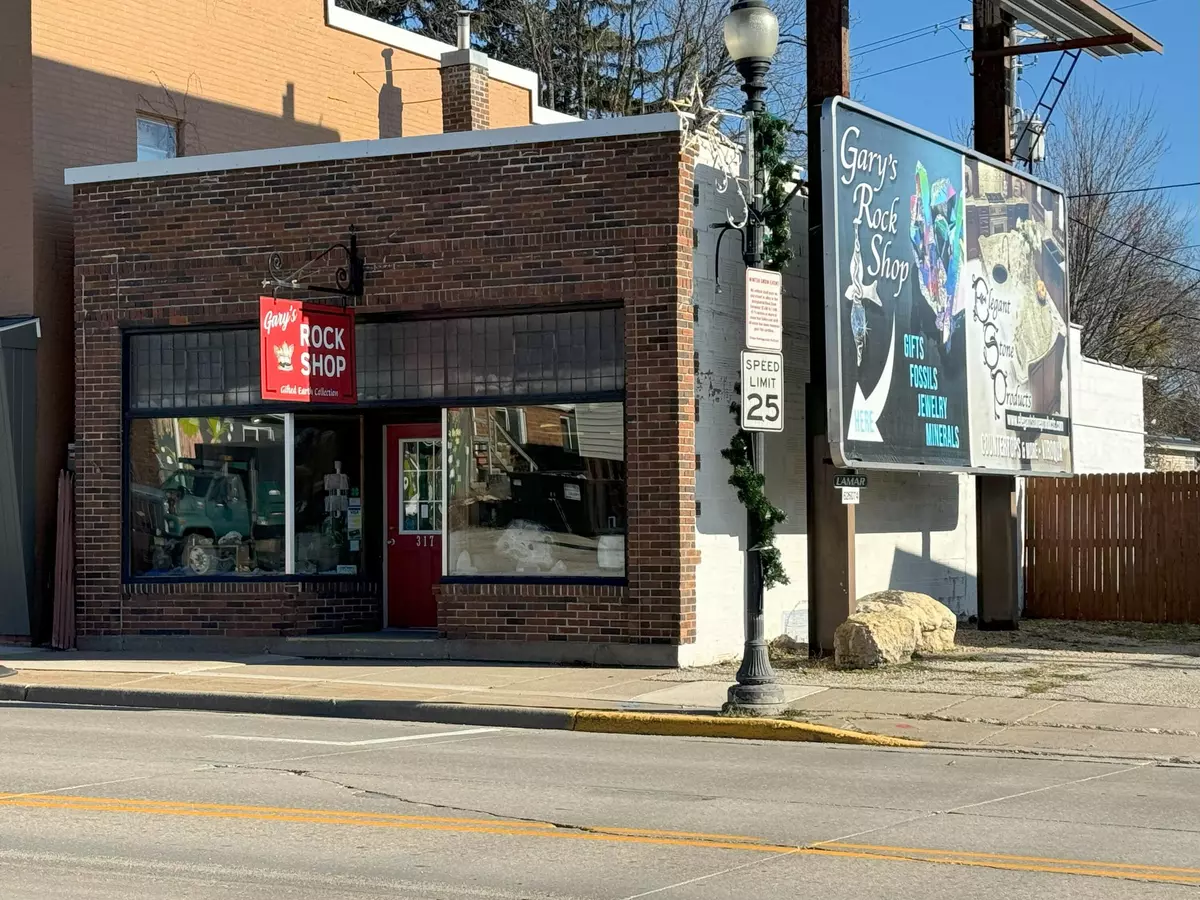 Viroqua, WI 54665,317 S Main St