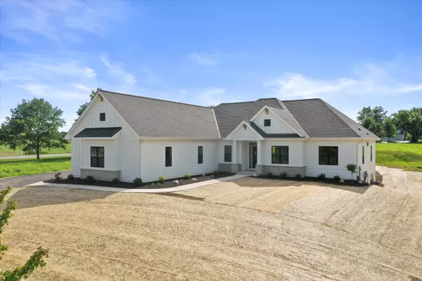 N1517 Woodstone Ln, Linn, WI 53147