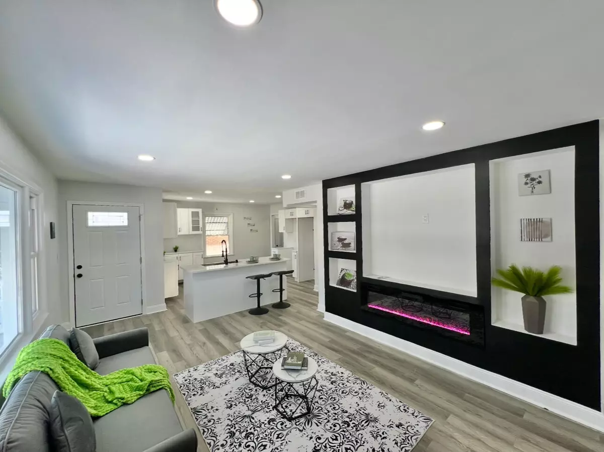 Milwaukee, WI 53220,3711 S 52nd St