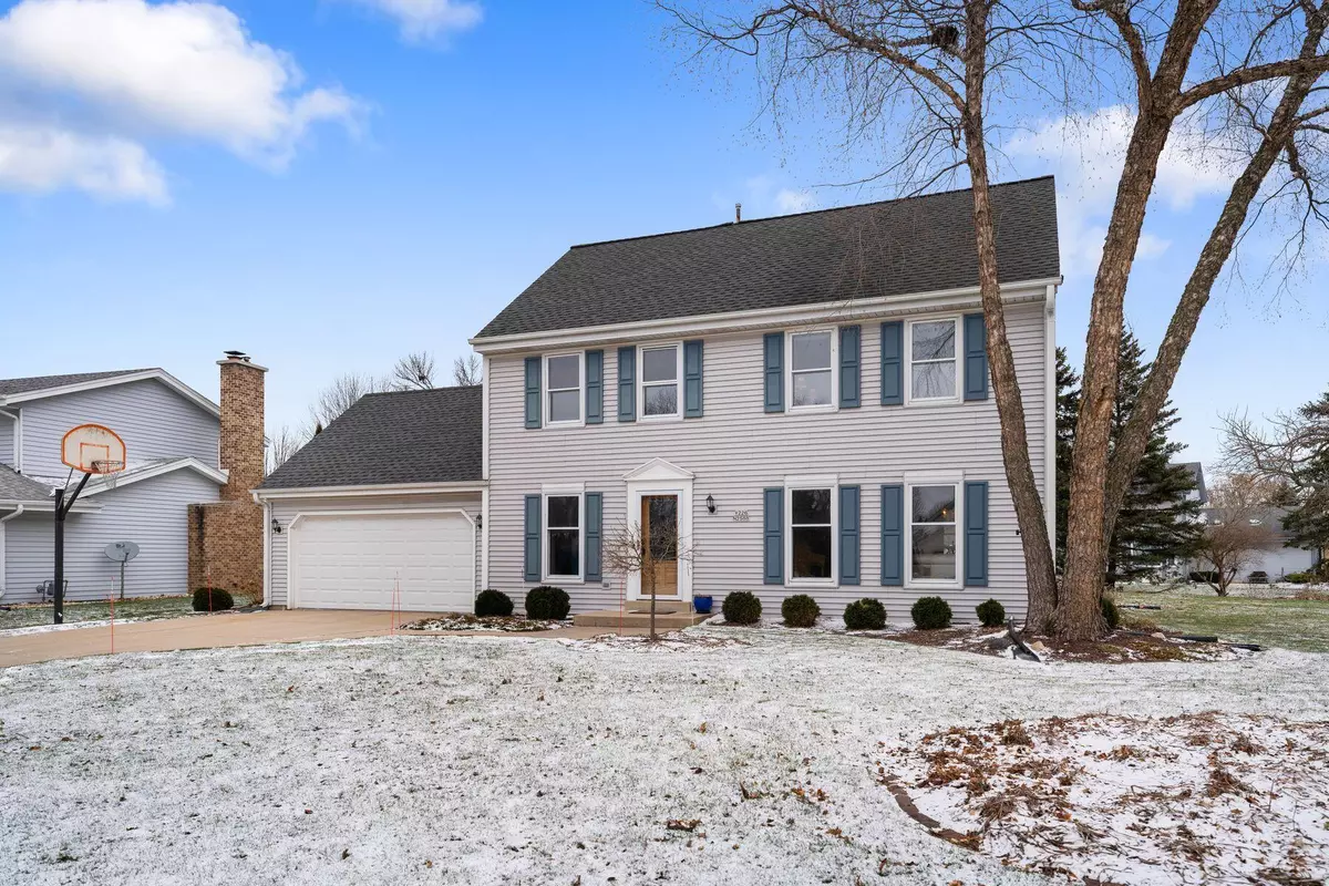 Pewaukee, WI 53186,W226N2588 Aspenwood Ln