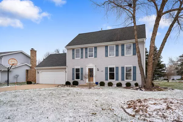 W226N2588 Aspenwood Ln,  Pewaukee,  WI 53186