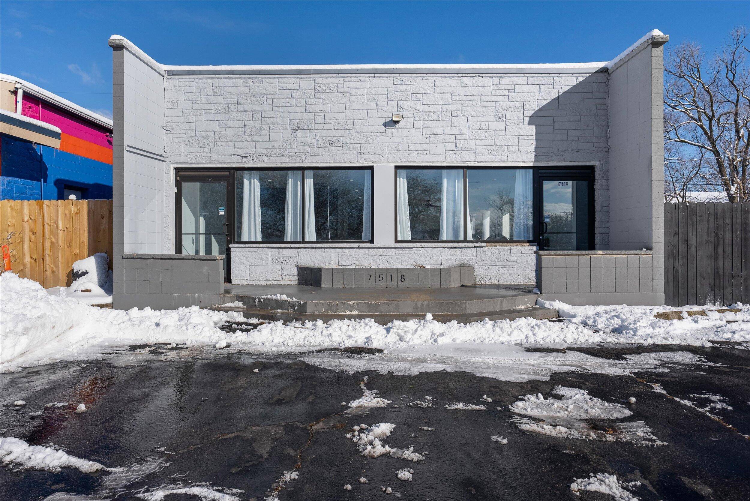 7518 W Fond du Lac Ave, Milwaukee, WI 53218