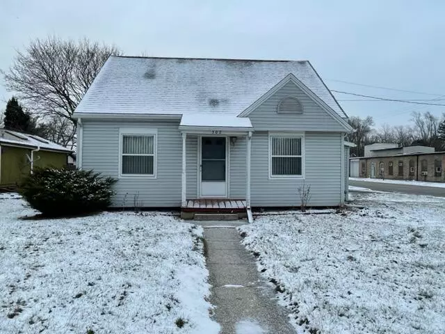 302 N Main St, Walworth, WI 53184