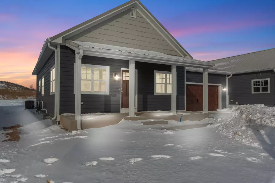 255 Binsfeld St, Belgium, WI 53004