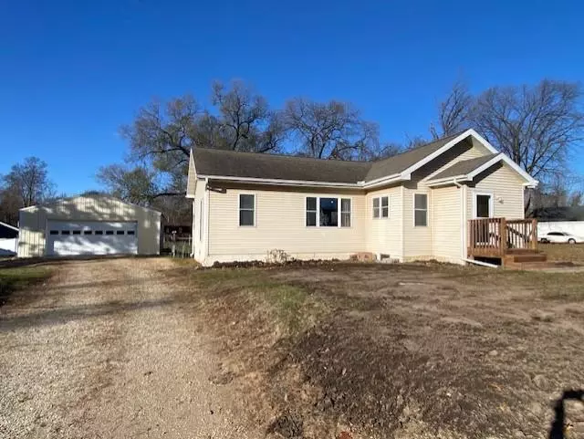 1611 La Crescent St, Campbell, WI 54603