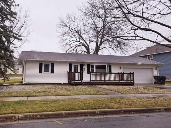 522 S Clark St, Whitewater, WI 53190