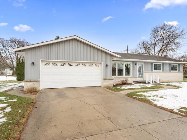 3811 Bellevue Pl, Two Rivers, WI 54241