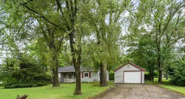 7251 S 35th St, Franklin, WI 53132