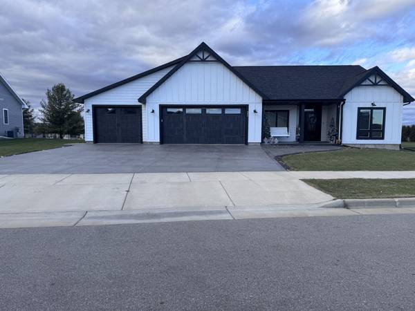 440 Panther Pass W, West Salem, WI 54669