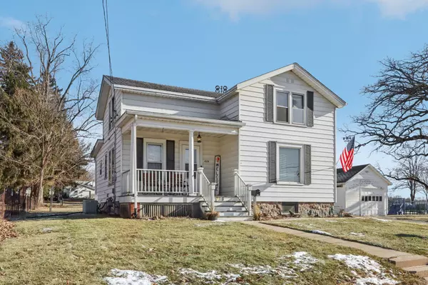 629 S 12th St, Watertown, WI 53094