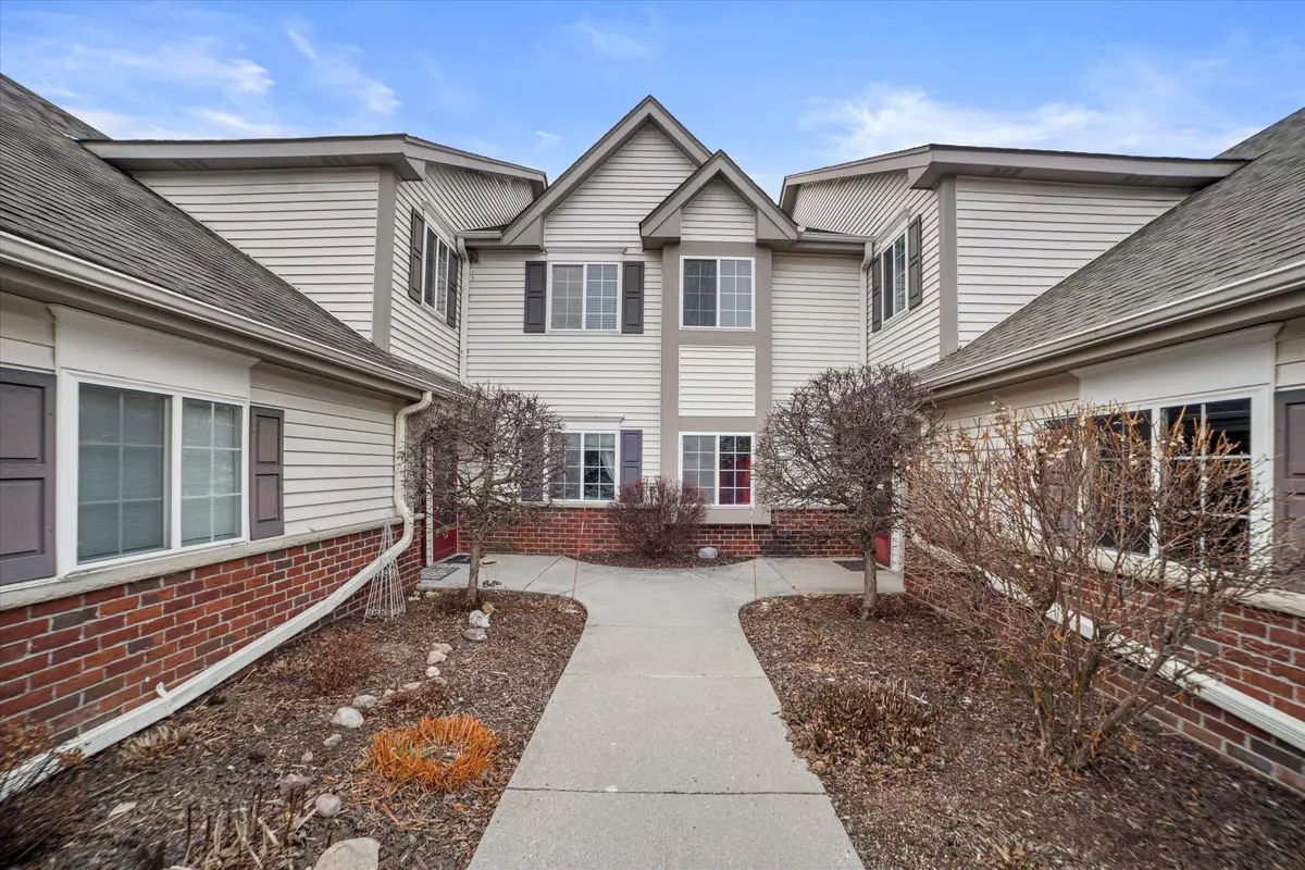 Pewaukee, WI 53072,572 Pewaukee Rd Unit G
