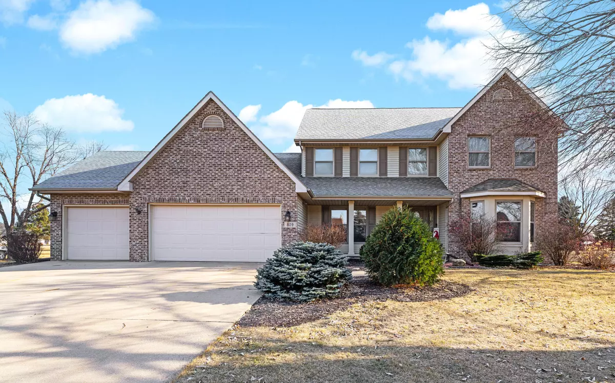 Fond Du Lac, WI 54935,829 Country Club Ln