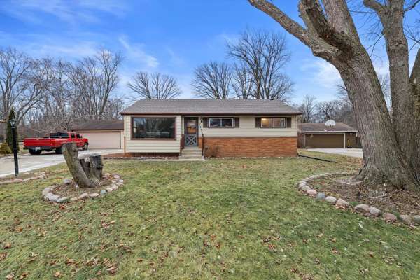 7836 N Link Pl, Milwaukee, WI 53223