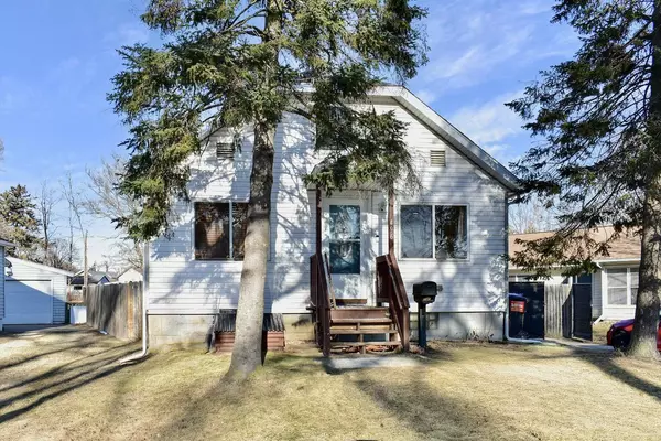 496 12th St E, Winona, MN 55987