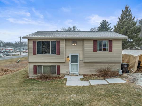 N1267 Hickory Rd, Bloomfield, WI 53128