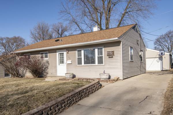 1124 Margaret St, Waukesha, WI 53186