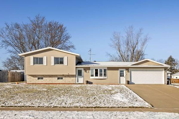 480 Campfire Dr, West Salem, WI 54669