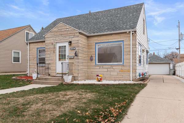 3738 S 21st St, Milwaukee, WI 53221