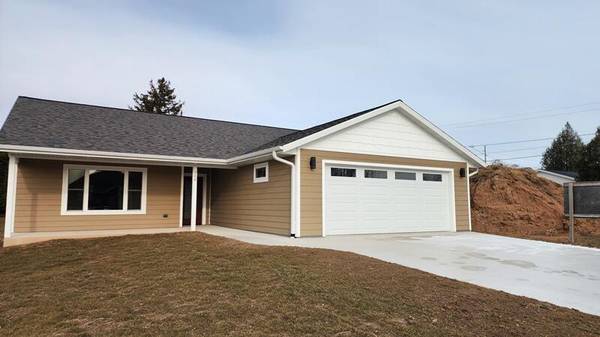 348 Norgaard Ave, Sheboygan Falls, WI 53085