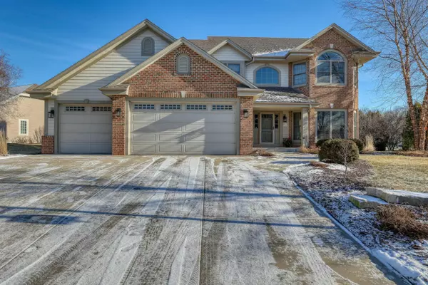 W150N7328 Wood View Dr,  Menomonee Falls,  WI 53051