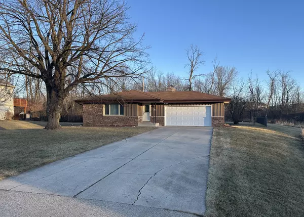 N75W17380 Wilson Dr, Menomonee Falls, WI 53051