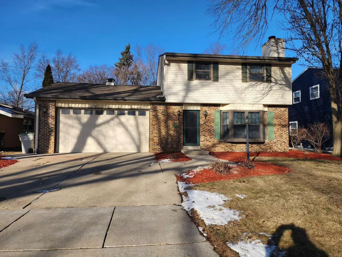 Milwaukee, WI 53221,1500 W Maplewood Ct
